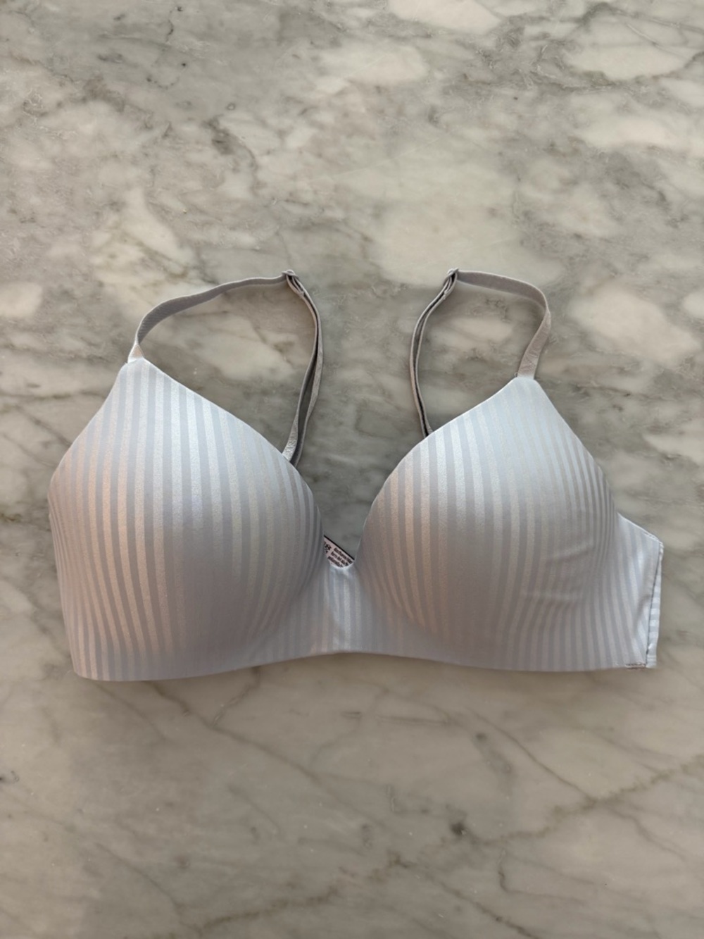 Victorias Secret Light Gray Striped Seamless T-Shirt Bra